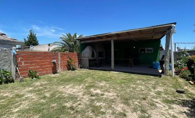 Casa de dos dormitorios en venta en Sicardi