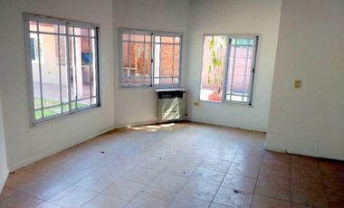 Casa en venta en barrio Corimayo, Burzaco