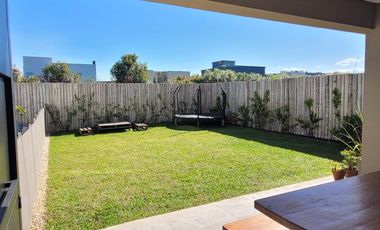 Casas de Santa María | Alquiler temporario | Divina casa de 3 dorm y playroom con galería y pileta