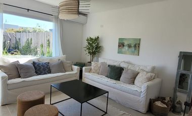 Casas de Santa María | Alquiler temporario | Divina casa de 3 dorm y playroom con galería y pileta