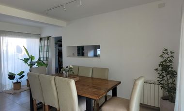 Casas de Santa María | Alquiler temporario | Divina casa de 3 dorm y playroom con galería y pileta