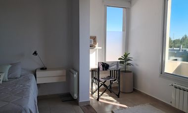 Casas de Santa María | Alquiler temporario | Divina casa de 3 dorm y playroom con galería y pileta