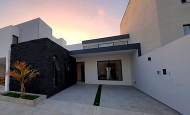 Casa en Venta Un piso 3 recámaras Lomas de la Rioja