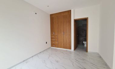 Casa en Venta Un piso 3 recámaras Lomas de la Rioja