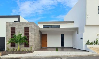 Casa en Venta Un piso 3 recámaras Lomas de la Rioja