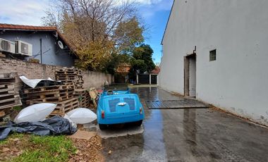 Local comercial con oficinas mas deposito