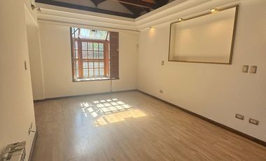 Venta de casa premiun en Cerro de las Rosas