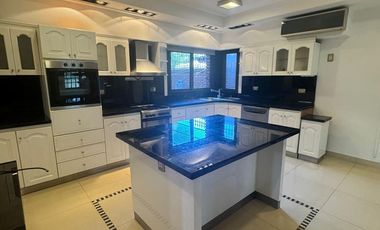 Venta de casa premiun en Cerro de las Rosas