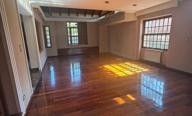 Venta de casa premiun en Cerro de las Rosas