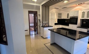 Venta de casa premiun en Cerro de las Rosas