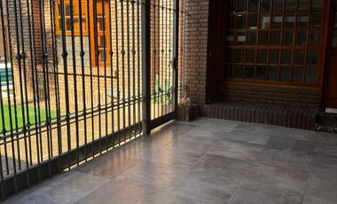 Venta de casa premiun en Cerro de las Rosas