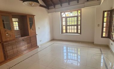 Venta de casa premiun en Cerro de las Rosas