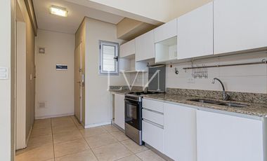 Venta Departamento  Triplex luminoso en Coghlan — ideal para vivir o como inversión