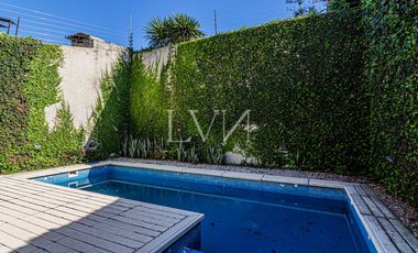 Venta Departamento  Triplex luminoso en Coghlan — ideal para vivir o como inversión