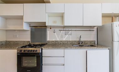 Venta Departamento  Triplex luminoso en Coghlan — ideal para vivir o como inversión