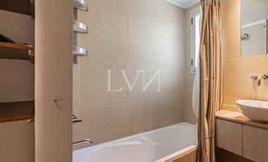 Venta Departamento  Triplex luminoso en Coghlan — ideal para vivir o como inversión