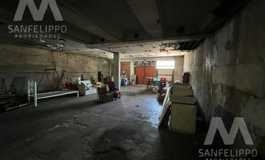 Galpón con vivienda a refaccionar en Wilde, Avellaneda