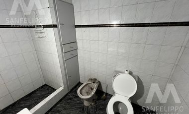 Galpón con vivienda a refaccionar en Wilde, Avellaneda