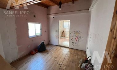 Galpón con vivienda a refaccionar en Wilde, Avellaneda