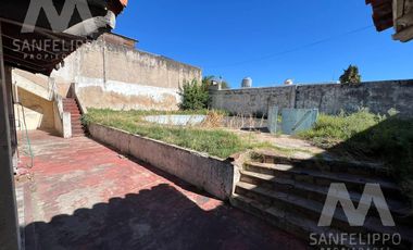 Galpón con vivienda a refaccionar en Wilde, Avellaneda
