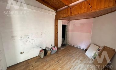 Galpón con vivienda a refaccionar en Wilde, Avellaneda