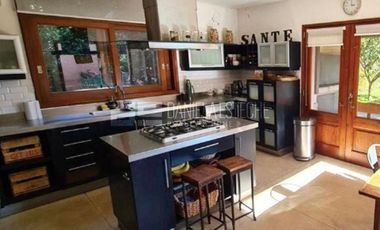 Casa en Ayres de Pilar