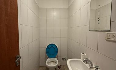 Local con entrepiso - Alquiler