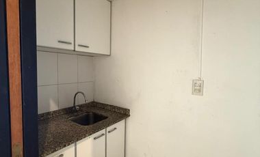 Local con entrepiso - Alquiler