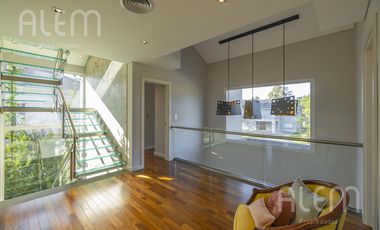 Casa en Venta de 4 dormitorios en suite en Saint Thomas Canning