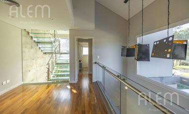 Casa en Venta de 4 dormitorios en suite en Saint Thomas Canning