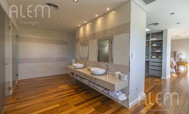 Casa en Venta de 4 dormitorios en suite en Saint Thomas Canning