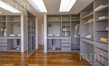 Casa en Venta de 4 dormitorios en suite en Saint Thomas Canning