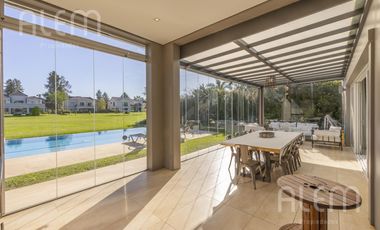 Casa en Venta de 4 dormitorios en suite en Saint Thomas Canning