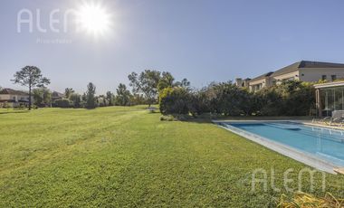 Casa en Venta de 4 dormitorios en suite en Saint Thomas Canning