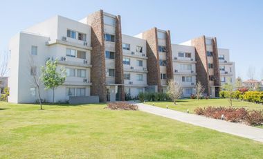 Casa en alquiler anual en Santa Bárbara, 4 dormitorios con 2 playroom, refaccionada