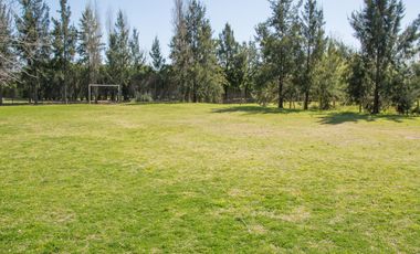 Casa en alquiler anual en Santa Bárbara, 4 dormitorios con 2 playroom, refaccionada