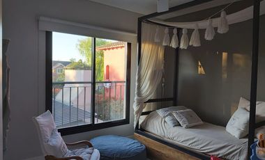 Casa en alquiler anual en Santa Bárbara, 4 dormitorios con 2 playroom, refaccionada