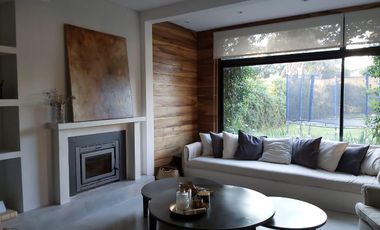 Casa en alquiler anual en Santa Bárbara, 4 dormitorios con 2 playroom, refaccionada
