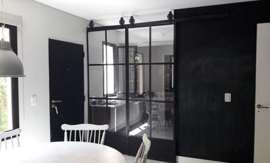 Casa en alquiler anual en Santa Bárbara, 4 dormitorios con 2 playroom, refaccionada
