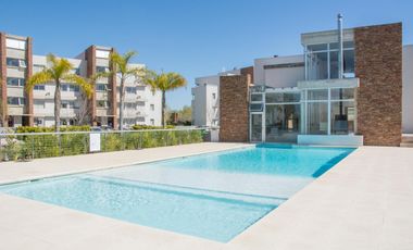 Casa en alquiler anual en Santa Bárbara, 4 dormitorios con 2 playroom, refaccionada