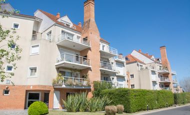 Casa en alquiler anual en Santa Bárbara, 4 dormitorios con 2 playroom, refaccionada
