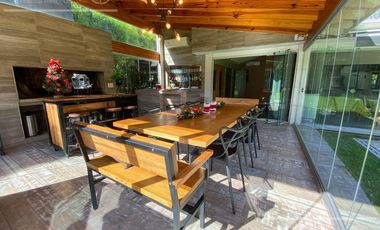 Casa en venta de cuatro ambientes con amplio parque en Abril Club de Campo, Hudson