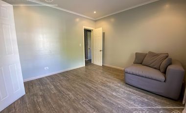 Casa en venta de cuatro ambientes con amplio parque en Abril Club de Campo, Hudson