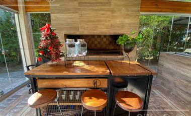 Casa en venta de cuatro ambientes con amplio parque en Abril Club de Campo, Hudson