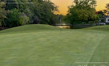 Casa en venta de cuatro ambientes con amplio parque en Abril Club de Campo, Hudson