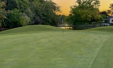 Casa en venta de cuatro ambientes con amplio parque en Abril Club de Campo, Hudson