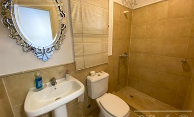 Casa en venta de cuatro ambientes con amplio parque en Abril Club de Campo, Hudson