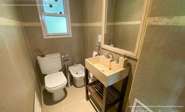 Casa en venta de cuatro ambientes con amplio parque en Abril Club de Campo, Hudson