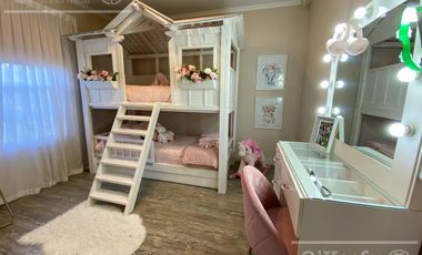 Casa en venta de cuatro ambientes con amplio parque en Abril Club de Campo, Hudson