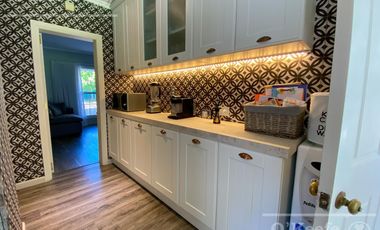 Casa en venta de cuatro ambientes con amplio parque en Abril Club de Campo, Hudson